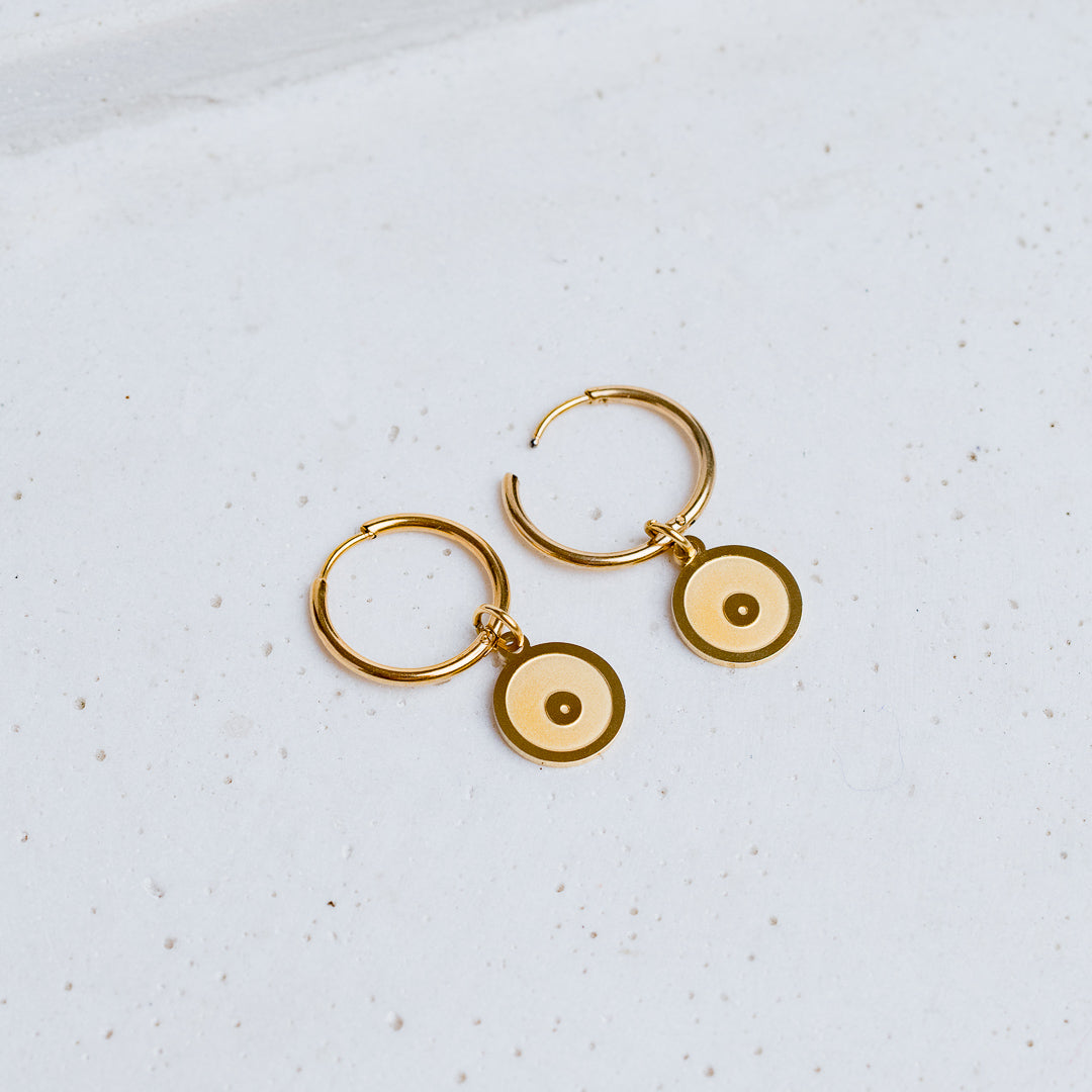 OHRRINGE rund mit Busenfreundin Logo