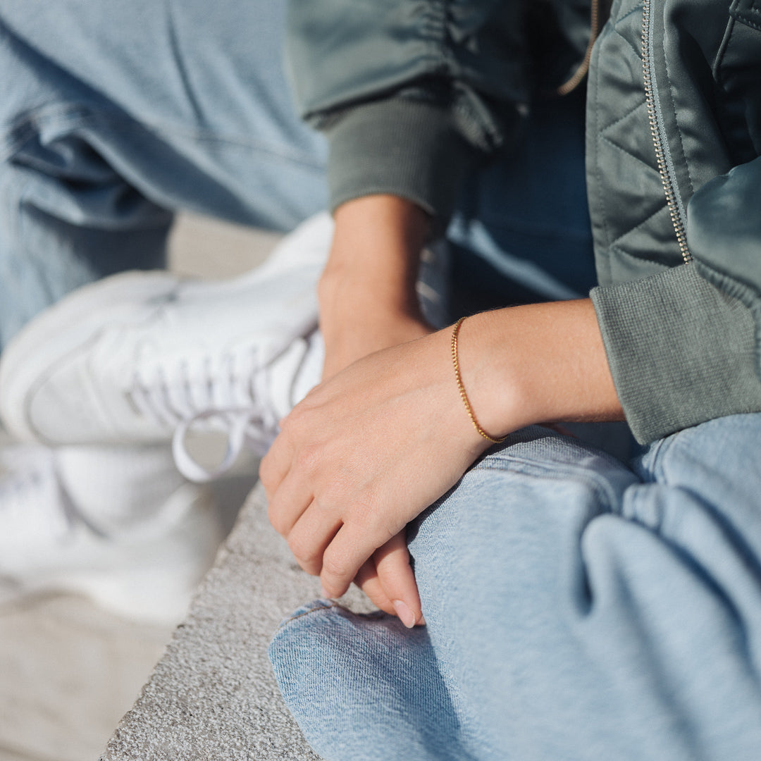 ARMBAND fein 18k vergoldet